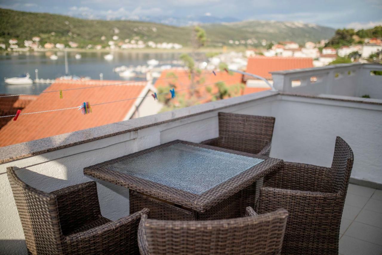 Apartmani Sanjin Tariba Supetarska Draga Exterior photo